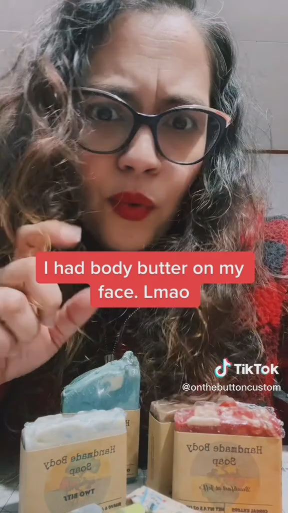 TikTok review from Maria @onthebuttoncustom